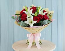 Букет цветов из:  Лилии и Розы в Полевском Свердловская область