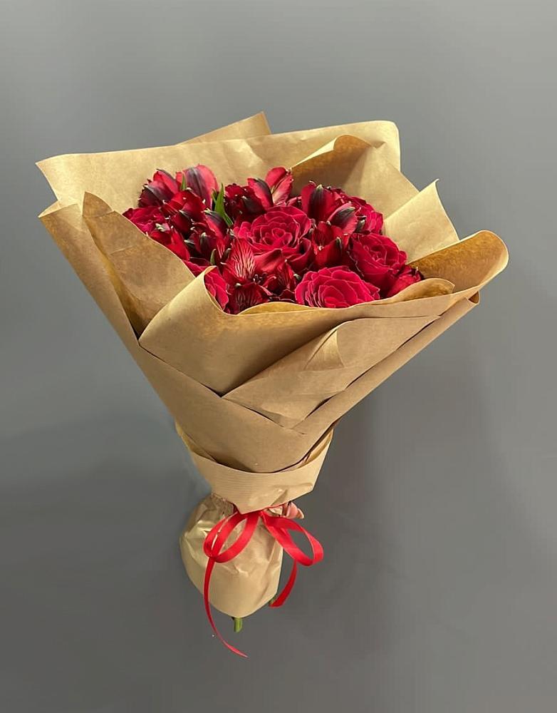 Букет цветов из: Альстромерии и Розы в Полевском Свердловская область