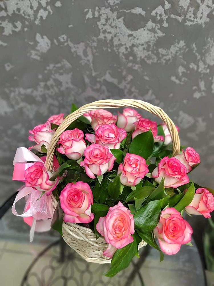 Цветочная композиция из Розы в корзине в Полевском Свердловская область
