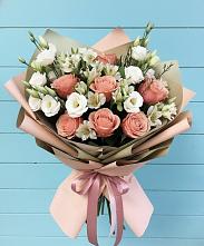 Букет цветов из:  Розы, Альстромерии и Лизиантусы в Полевском Свердловская область