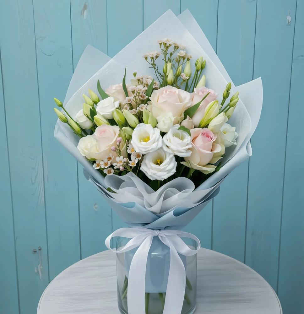 Букет цветов из: Розы и Лизиантусы в Полевском Свердловская область