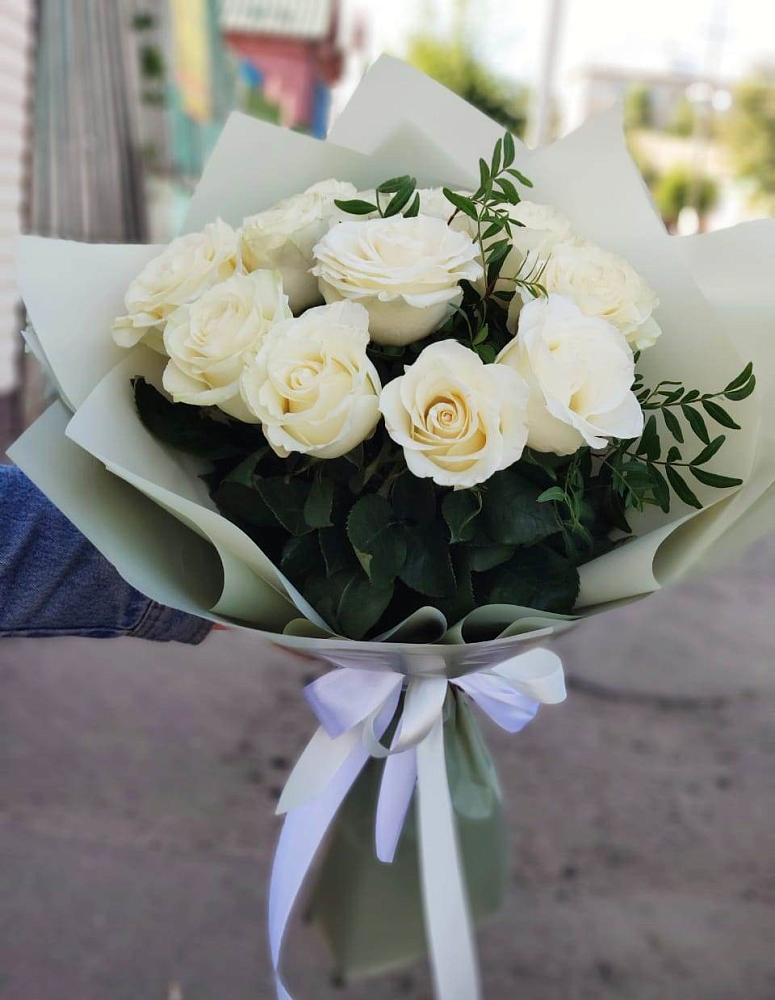 Букет Белые розы Проуд в Полевском Свердловская область