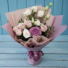Букет цветов из:  Розы и Лизиантусы в Полевском Свердловская область