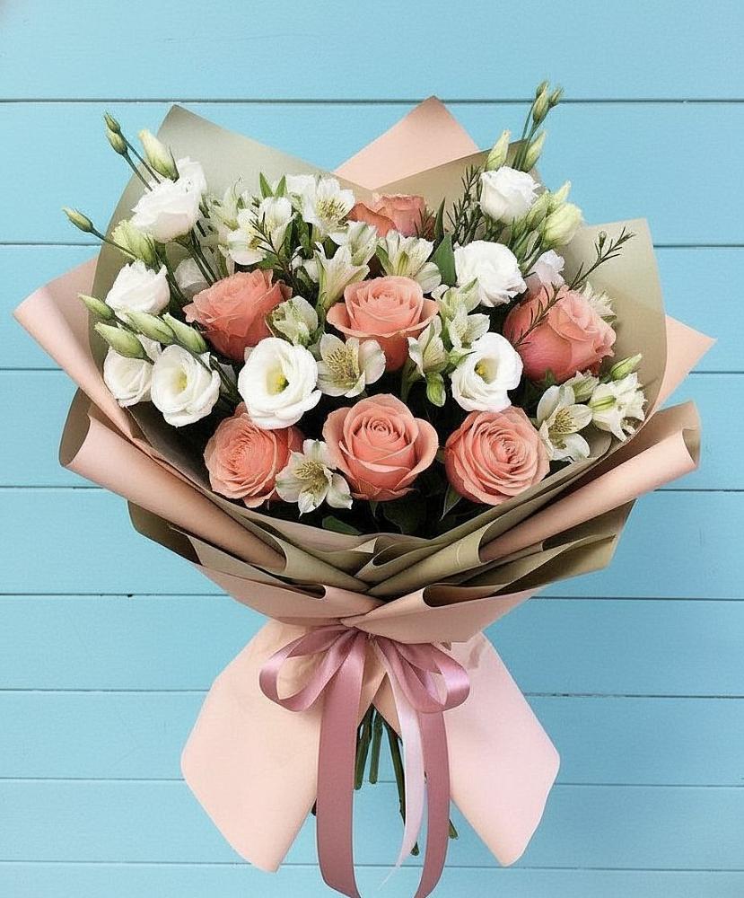 Букет цветов из: Розы, Альстромерии и Лизиантусы в Полевском Свердловская область