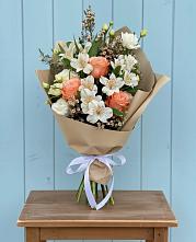 Букет цветов из:  Альстромерии, Лизиантусы, Розы и Хризантемы #REPLACE_PRED# Полевском Свердловская область