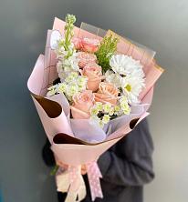 Букет цветов из:  Хризантемы и Розы в Полевском Свердловская область