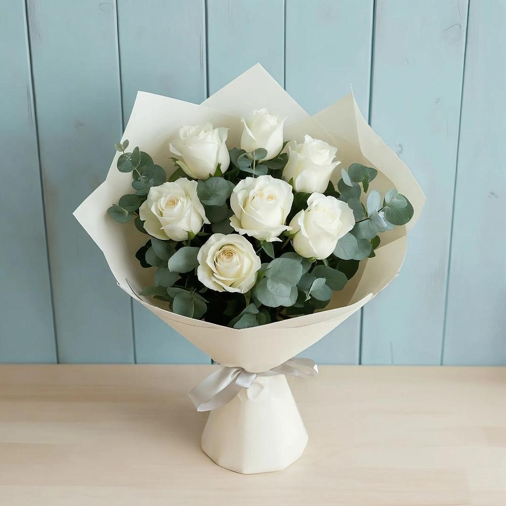 Букет Белые розы в Эвкалипте в Полевском Свердловская область