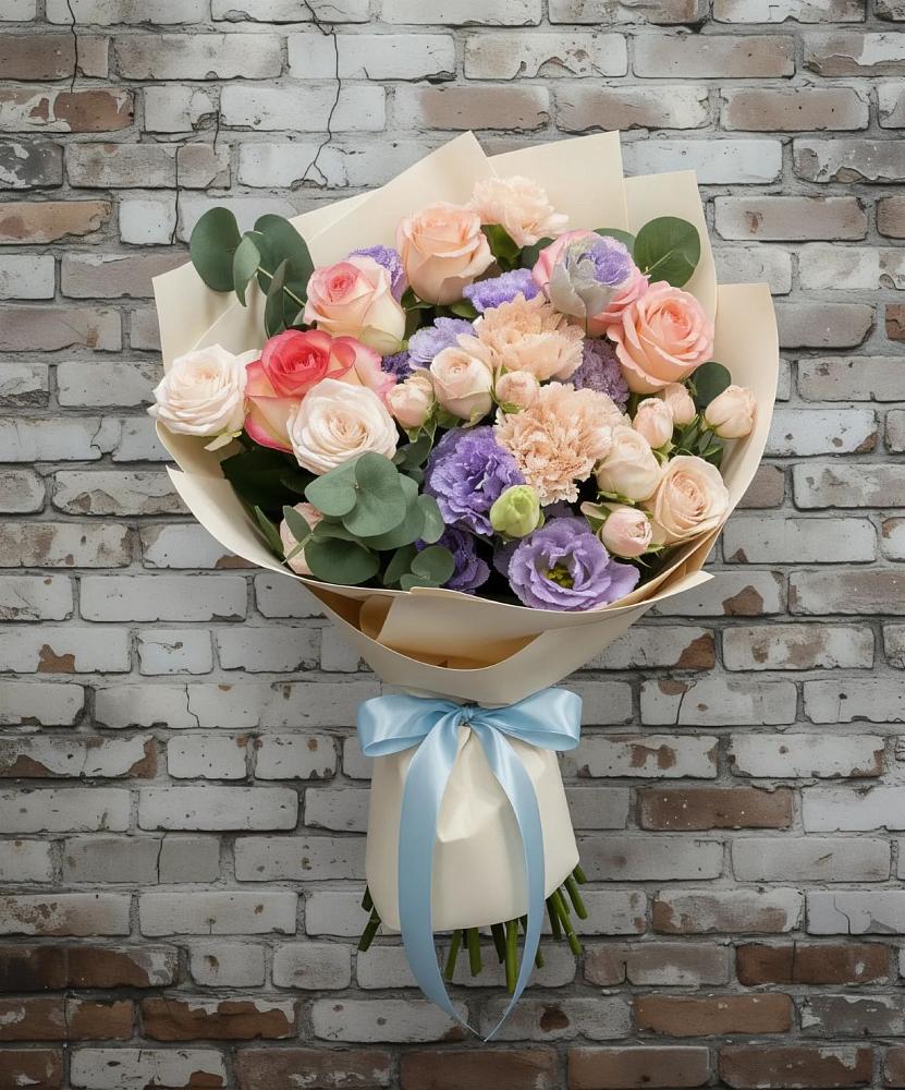 Букет цветов из: Розы, Лизиантусы и Гвоздики в Полевском Свердловская область