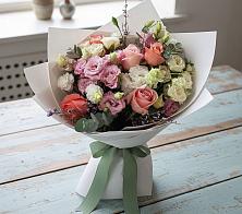 Букет цветов из:  Розы, Лизиантусы и Гвоздики в Полевском Свердловская область