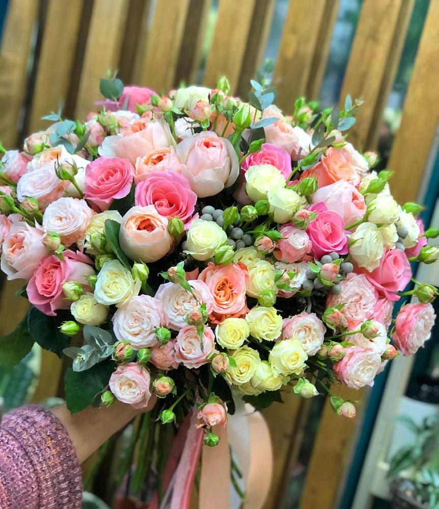 Букет цветов из: Розы в Полевском Свердловская область