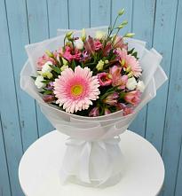 Букет цветов из:  Герберы, Альстромерии и Лизиантусы #REPLACE_PRED# Полевском Свердловская область