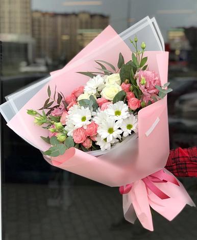 Букет цветов из: Розы, Лизиантусы и Хризантемы в Полевском Свердловская область