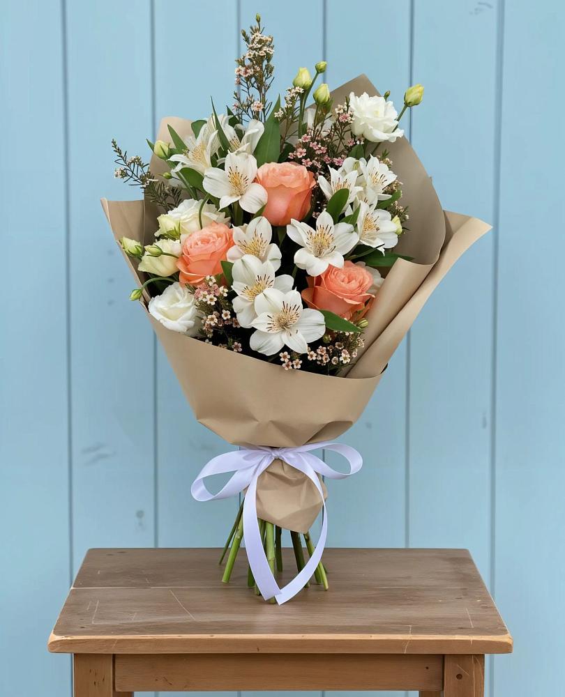 Букет цветов из: Альстромерии, Лизиантусы, Розы и Хризантемы в Полевском Свердловская область