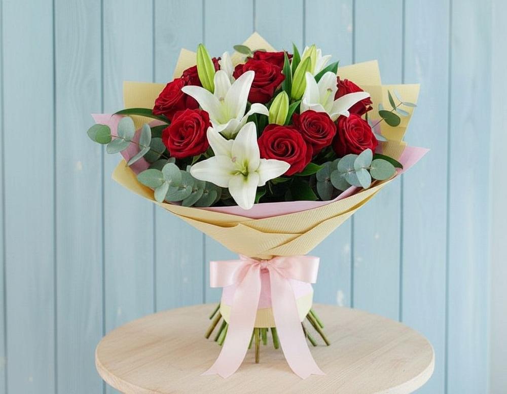 Букет цветов из: Лилии и Розы в Полевском Свердловская область